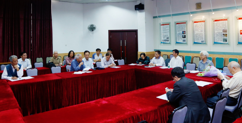 君子怀德,化院情长--含羞草
校友会召开第二届第三次理事大会